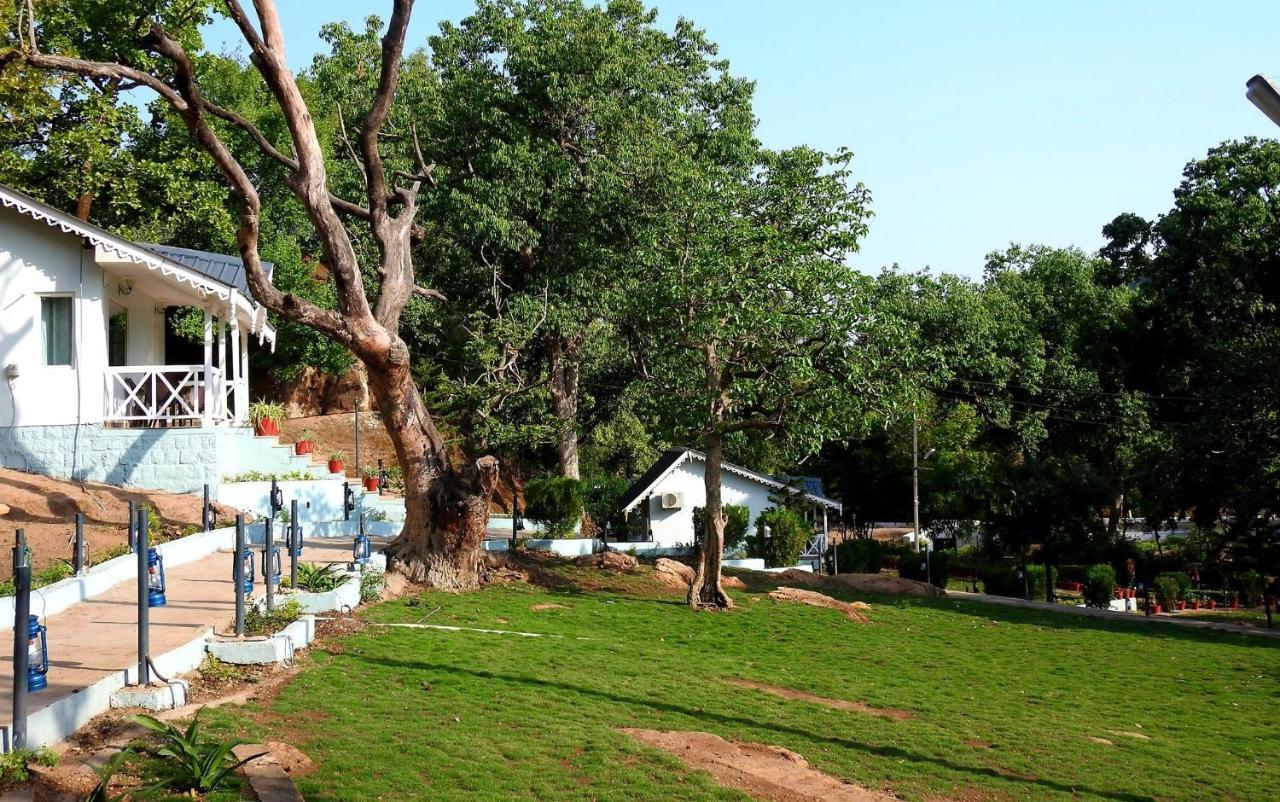 Greendale Resort Pachmarhī Exterior foto
